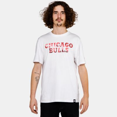 NEW ERA NBA Photographic Wordmark Tee Chicago Bulls White - Blanc - T-shirt à manches courtes