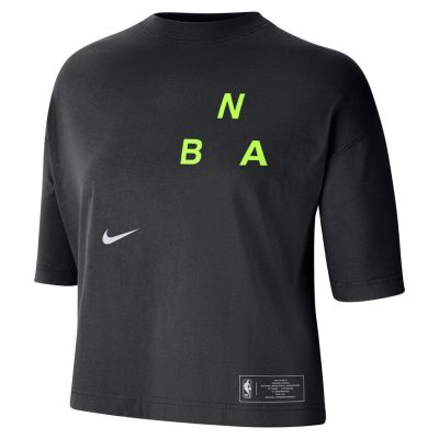 Nike NBA Team 31 Essential Wmns Tee - Noir - T-shirt à manches courtes Nike NBA Team 31 Essential Wmns Tee - Noir - T-shirt à manches courtes